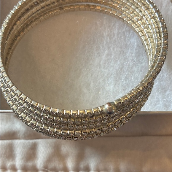 Gold and rhinestone spiral Bangle Bracelet Set with matching earrings - Picture 4 of 4